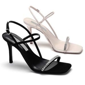 Chique sandalen vrouwen zomer dunne hiel vierkant met elkaar zwarte slippers voor strass high schoenen ontwerp sense sandles hakken 240228