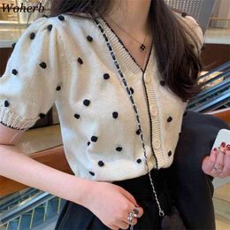 Chique zomer zoete gebreide tops vrouwen elegante polka dot patch cardigan v-hals korte mouw Koreaanse vest jas 210519