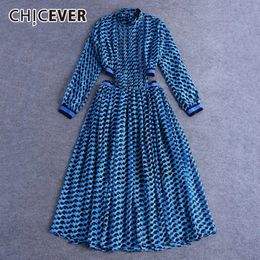 Robe imprimée de Chicever pour les femmes Collier à manches longues à manches longues High Hit Color Hollow Out MIDI Robes Vêtements de mode féminins 240417