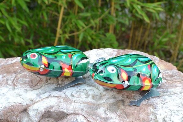 Jouets pour enfants sur la chaîne, horloge en étain grenouille nostalgique, jouets pour bébé, cadeau d'anniversaire, matière