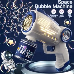 Toy de pistola de burbujas para niños Astronauta completamente automática Burbujas Burbujas Gun de juego de fantasía de juego de fantasía al aire libre para niños Regalos 240513