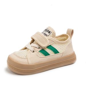 Chaussures décontractées Chaussures d'été tennis enfants bébé fille respirante des baskets garçons en tricot léger coréen 240524