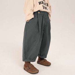 Kinderkleding jongens 2024 Nieuwe lente en herfst losse Koreaanse stijl solide kleur casual eenvoudige broek L2405