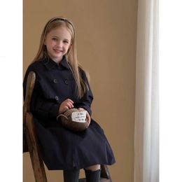 Kinderkleding Kinderen Trenchcoat Lente Herfst Modieuze Meisjes Koreaanse Stijl Lange Trenchcoat Tweedelige Set 231225