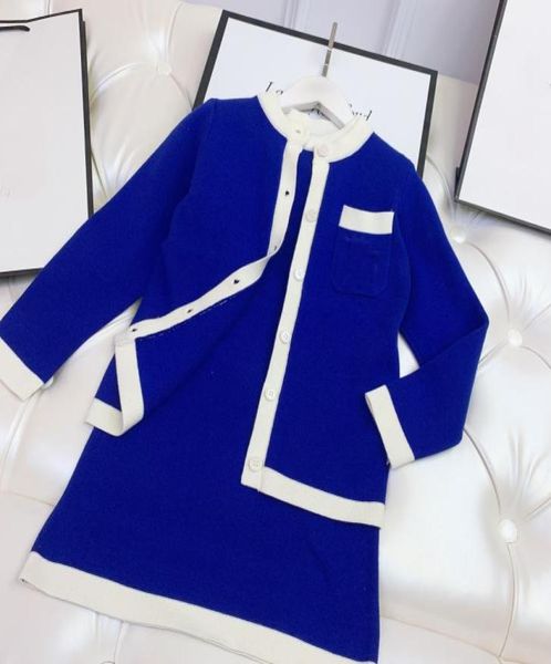 Conjuntos de ropa para niños, cárdigan de punto para niñas, falda con costuras en azul zafiro, trajes de bebé acanalados blancos, ropa para niños agradable para la piel t4495534