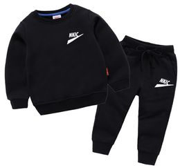 Vêtements pour enfants enfant en bas âge marque ensembles 2023 automne costume de sport mode garçons filles sweats à capuche pantalon tenue costume enfants survêtement pour 2 pièces/ensemble