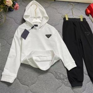 Kinderen Designer Outdoor Apparel Boys Girls Kleding Peuter Boutique Outfits Fashion Triangle Letter Gedrukte jassen en broeken Kinderen Jogging Suits trainingspakken