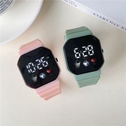 Enfants Digital Watchs Student Silicon Strap Wristatch for Kids Boys Buckle Teen Hand Clock Youth Youth Women Hour Football