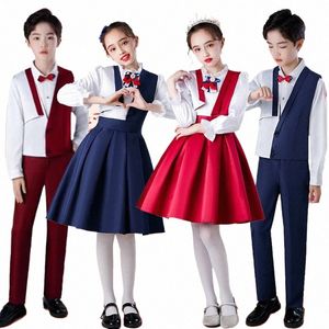 Kinderen groep koor Schooluniformen jongen en meisje presentator toespraak patriottische poëzie recitati hoogwaardige prestaties K295 #