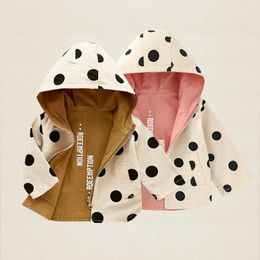 Kinderjassen Meisjes Dubbelzijdige Bovenkleding Peuter Sportjassen Kinderkleding met capuchon Lente Herfst Jongens Polka Dot Trenchcoat 231228