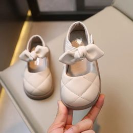 Chaussures en cuir pour enfants pour filles Soft Spring Autumn bébé peu profond Couleur solide de style japonais