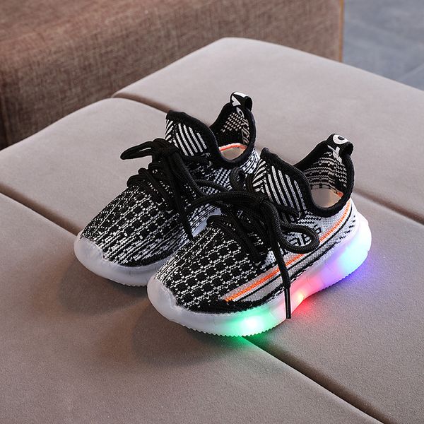 Niños LED SATOS Niños para niños zapatillas iluminadas que brillan para un bebé verde negro con suela luminosa 220805