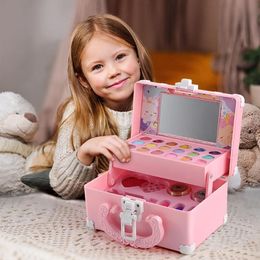 Makeup pour enfants Set Lipstick Fitend jouer avec des jouets cosmétique éducative Girl Princess Toy Suitcase Gift 240407