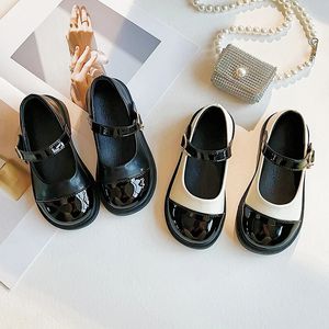 Niños Mary Janes elegantes cuatro estaciones zapatos de cuero suaves para niñas negro blanco clásico poco profundo 2337 niños pequeños princesa 240321