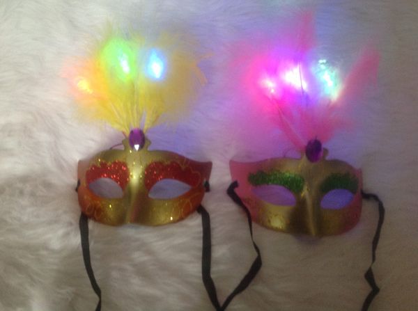 Enfants Masque Mascarade Fête De Noël Halloween Lumière Plume Masque En Gros Led Rave Jouet