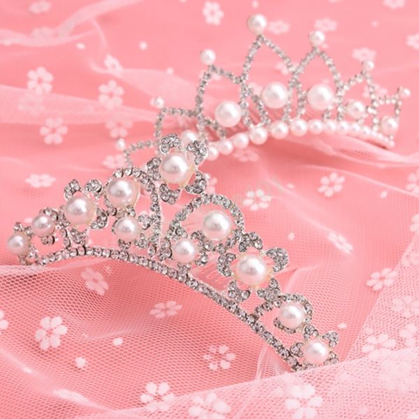 Enfants Mini Crown Girls Strass Shining Cristal Tiaras Heart Princess Party Parti Accessiories Coiffeurs Cheveux Bijoux Ornements