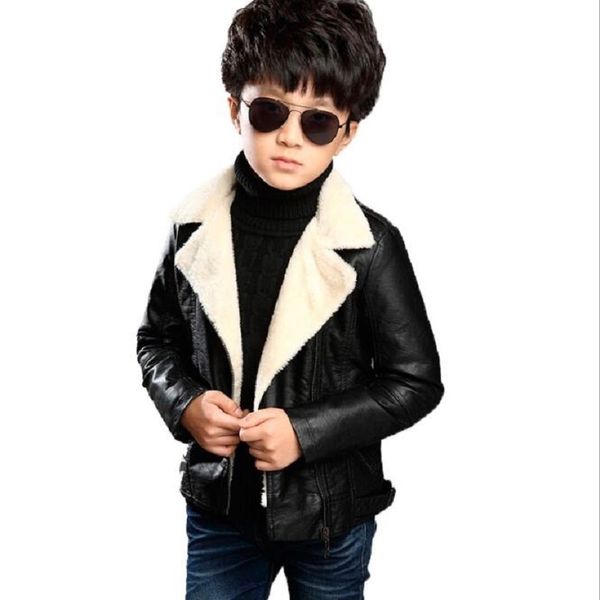 Enfants PU Veste en cuir Garçons Automne Hiver Fourrure Manteau en cuir Filles Printemps Veste Enfants Solide Casual Chaud Vêtements d'extérieur 3T-12T LJ201125