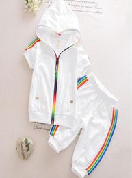 Enfants arc-en-ciel Stripe Coathorts 2pcs Sets Kids Designer Clother Girls Boys Outdoor Sport Outfits Summer Baby Clothing pour 15T3447391