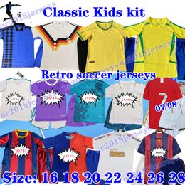 Enfants Retro Soccer Jerseys Kit enfants 17 18 Real Madrids 90 07 08 09 10 11 16 BENZEMA BAR 98 02 Brazi German Boy Football Shirts jeune