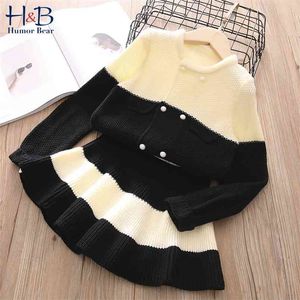 Vêtements pour enfants pour filles printemps pull coréen noir blanc tricoté laine Cardigan enfants costume 210611