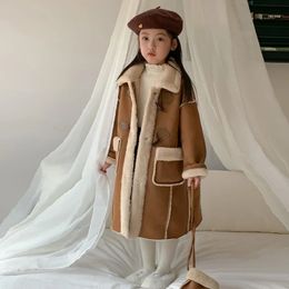 Manteau pour enfants 2023 hiver nouveau bébé long manteau épais cire douce Lambswood garçon veste griffe bouton chaud manteau de fourrure artificielle 240123