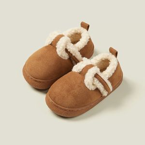 Katoenen kinderschoenen damestas met huis warme snowboots met zachte zolen ouder-kind herenpantoffels winter korte schoenen bruin