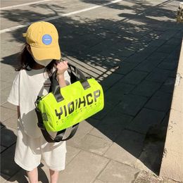 Duffle tas voor kinderen Boys 'Outdoor grote capaciteit handtas Koreaanse versie Fashion Girls' Crossbody Bag Travel Backpack 230318