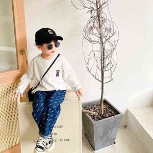 Mode pour enfants denim coton pantalon automne garçons lettre coréenne pantalon droit bébé polyvalent pantalon à la mode 3-146 G1220