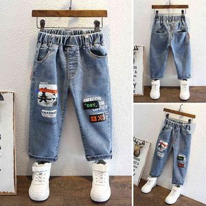 Moda per bambini Nuovi Jeans 2021 Autunno Bambini Ragazzo Coreano Lettera Stampa Pantaloni in denim Elastico in vita Jeans larghi casuali per ragazzo 2-8 Y G1220