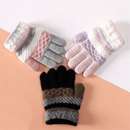 Gants de doigt pour enfants 1 paire chaud épais enfants doux hiver automne gants de doigt complet mitaines tricotées gants de bébé 231115