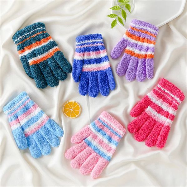 Gants pour enfants Gants chauds tricotés en Mohair pour enfants d'hiver Gants de doigt complets assortis aux couleurs mignonnes Gants pour bébés filles garçons étudiants 231115