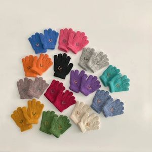 Gants sans doigts pour enfants Gants brodés avec visage souriant mignon Filles Mode Couleur bonbon Mitaines tricotées chaudes Enfant Hiver Gants simples Garçons 231120