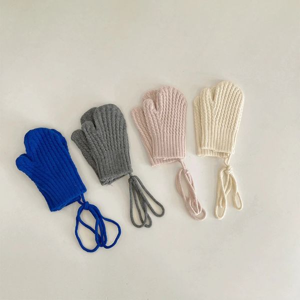 Guantes sin dedos para niños Guantes de invierno de lana suave para niños para bebés Niñas Niños Manoplas para niños de color sólido con correas Accesorios cálidos para bebés Guantes para niños 231124