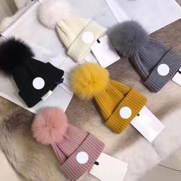 FOX FOX FUN FUNCO Bola de rayas de lana de lana de lana de rayas para niños Diseñador de sombreros Triángulo para hombres Beanie Wide Brim Hats Casquettes unisex para al aire libre Capas de moda informales al aire libre