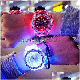 Gift pour enfants montre la fête spéciale Prix Lumineux LED LADEMES MENSE MENSE SILE LUMINÉS Diamond Middle School étudiant-bracelet Dhk9u