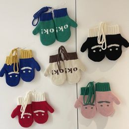 Kinderwanten Warm Pluche Dikke Baby Meisjes Jongenshandschoenen Winter Koreaans Plus Fluwelen Wanten Kind Kinderen Koraal Fleece Lange Vinger Handschoenen voor 2-8Y 230831