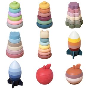 Tas de piles pour enfants toys en bois bébé teether molaires molaires dessin animé matériau de silicone de qualité alimentaire un 231221 gratuit