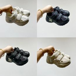 Chaussures de sandales pour enfants 2024 SÉSUMENT SÉMON NOUVEAU SUPPLICATION DES SABRES VELCRO SABLES SANSALES SANDAUX EXTÉRIEUR SAUVERS SURCURS SANS BOX MIX COMST
