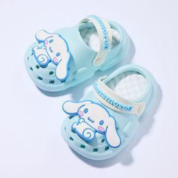 Slippers pour enfants garçons et filles Summer Cartoon Mignon Crocs respirant porte en gros