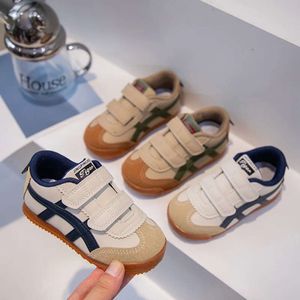 Sneakers pour enfants garçons filles sofle Sole sans glissement étudiant occasionnel coulant bébé école pour enfants sport chaussures de coton chaud l2405 l2405