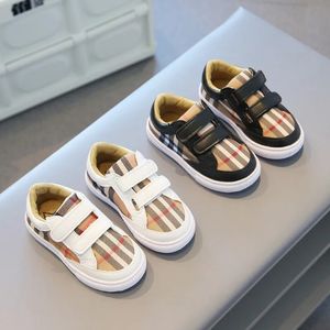 2024 Kids sneakers modeontwerp lente kinderen schoenen kinderen casual schoenen Koreaanse stikpatroon schoenen voor babyjongens en meisjes