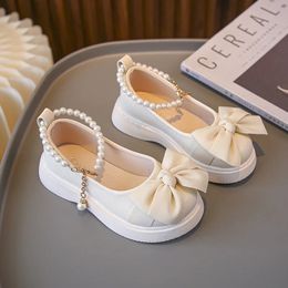Enfants printemps automne semelle souple décontracté polyvalent petites chaussures en cuir filles solide perle princesse chaussures simples 240122