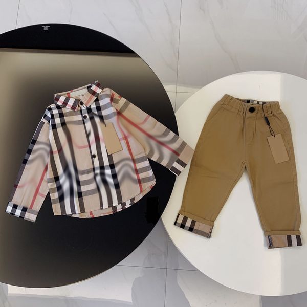 Trajes para niños, venta de bebés, nuevos trajes de moda de otoño para niños pequeños y niñas, tops casuales estampados, pantalones para niños, trajes de marca de 2 piezas.