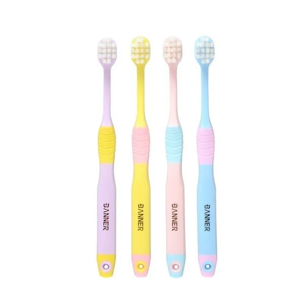 Brosse à dents pour enfants 4 pack 3-12 ans dessin animé bébé brosse à dents de brosse à dents socle Spot