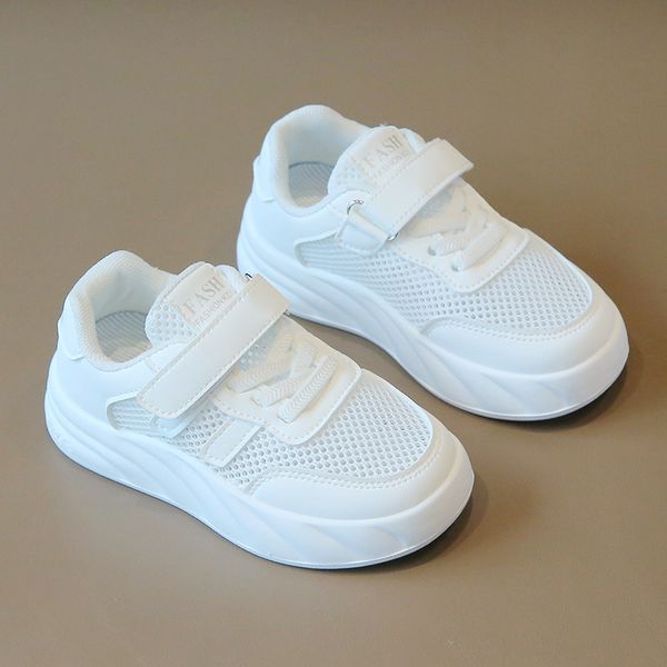 Enfants petites chaussures blanches Summer Chaussures pour enfants baskets Hollow Net Shoes Filles Filles Chaussures de course Chaussures bébé