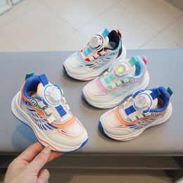Chaussures de sport pour enfants 2023 Automne Mode Enfants Baskets Garçons Chaussures de course Antidérapantes Bouton rotatif Filles Chaussures décontractées à semelles souples Chaussures en filet de marche pour bébé