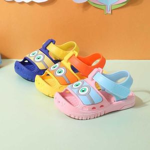 Sandales d'été pour enfants Sandales de dessin animé pour bébés Garçons et filles Crochet Cool Chaussures Enfants Toe Wraped Sandales pieds nus 210713