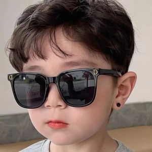 Kinderzonnebril mode vierkante kinderzonnebril jongen meisje vierkante bril Baby reisbril 6 kleuren optioneel UV400 Designer zonnebril voor kinderen Kind 014
