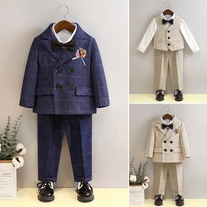 Kinderen Bruiloft Pography verjaardagsfeestje Pak Set Baby Jongens Blazer Jas Broek Bowtie Kleding Kids Formele Plaid Kostuum 240304