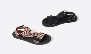 Children039s sandalen zwart kaki jongens en meisjes huisontwerper strandslippers met dikke zolen 5604623